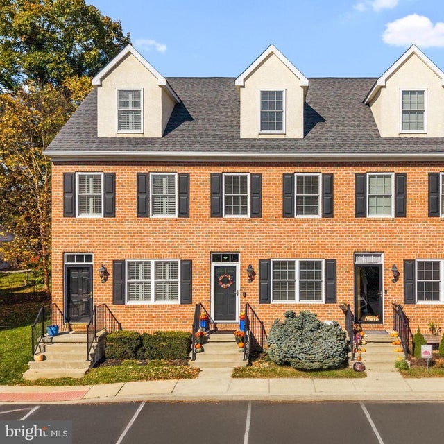 606 Crossing Ct #6, Kennett Square