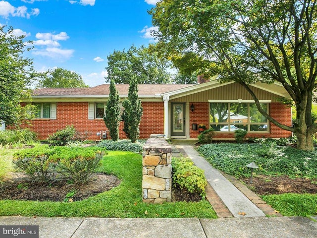 312 Maple Ave, Hershey
