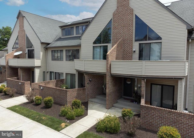 1306 Cherrington Dr, Harrisburg