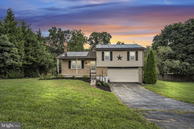 205 Berry Dr, Harrisburg