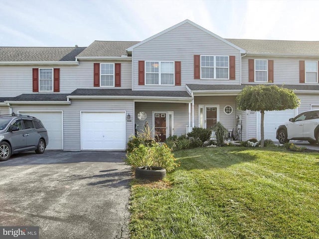 1049 Wooded Pond Dr, Harrisburg