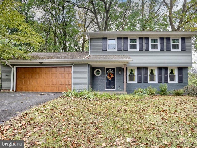 1421 Jill Dr, Hummelstown
