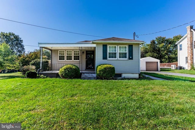 2042 Locust Ln, Hummelstown