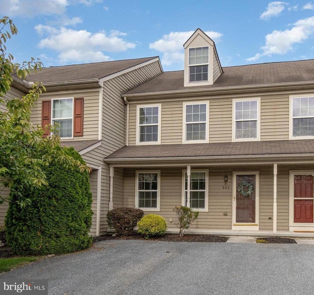 302 Buckley Dr, Harrisburg
