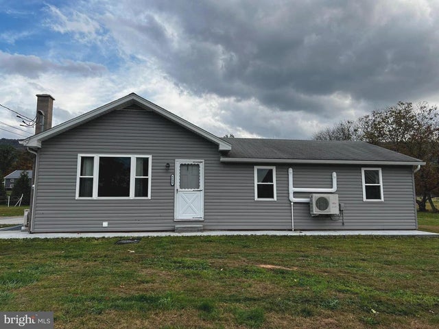 8690 Route 25, Lykens