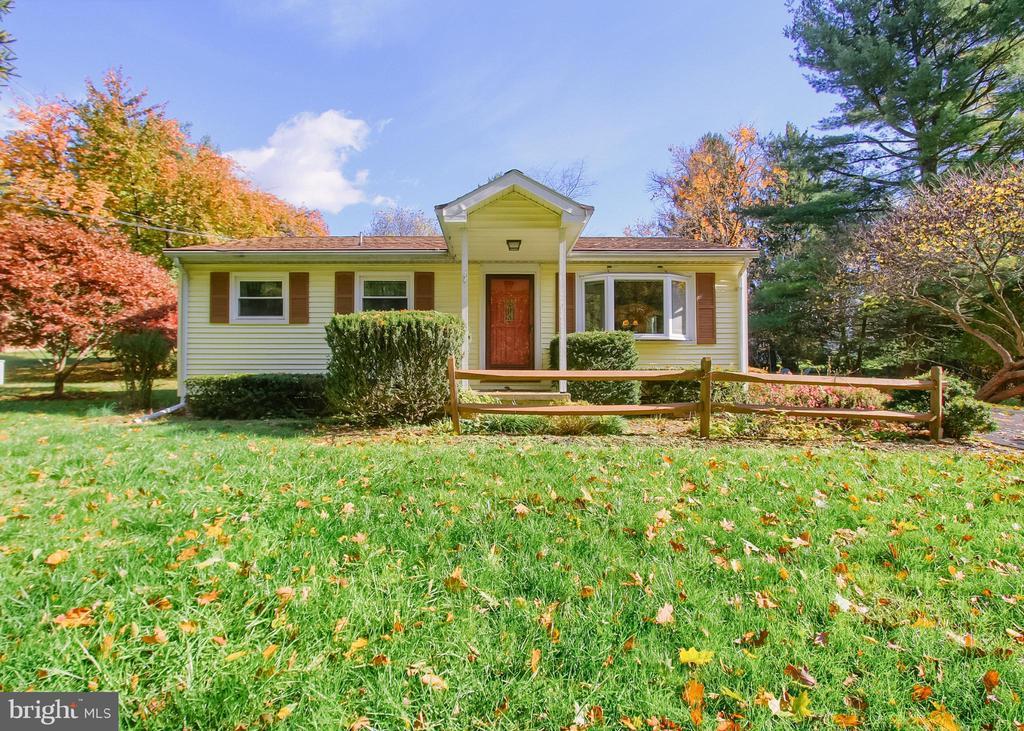 740 Shady Dr, HARRISBURG