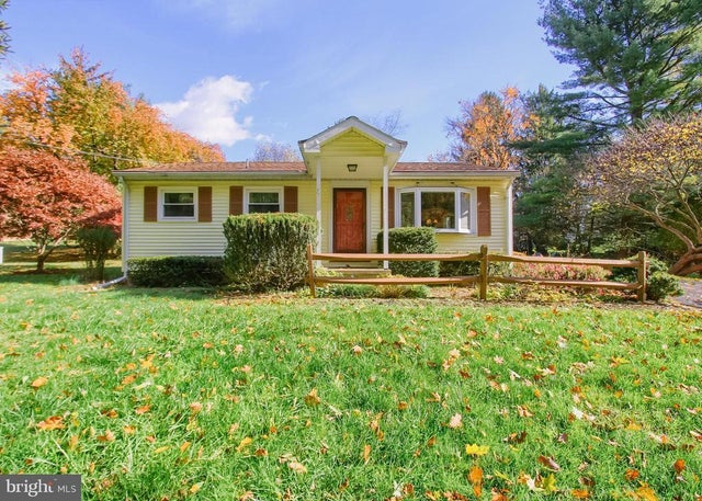 740 Shady Dr, Harrisburg