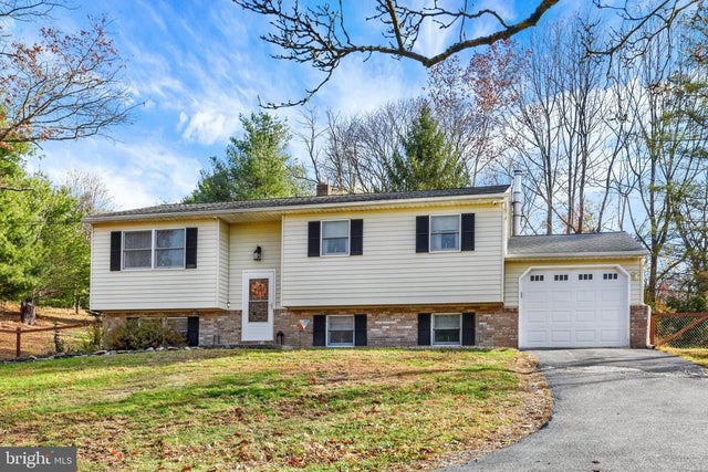 329 S Crawford Rd, Hummelstown