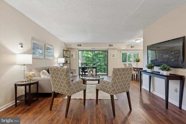 202-b Summit Dr #b, Bryn Mawr