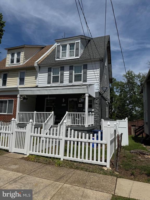 1017 Lawrence Ave, DARBY