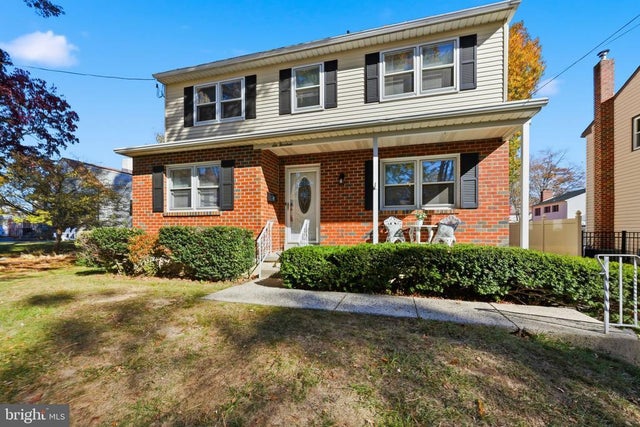 614 Highland Ter, Holmes