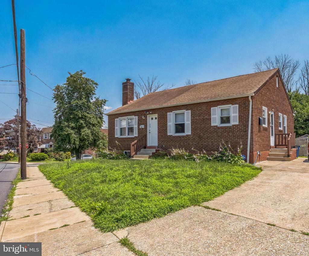 711 Poplar St, SHARON HILL