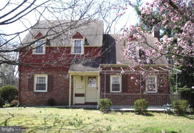 14 Martin Dr, Lansdowne