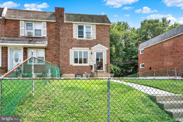 1130 Taylor Dr, Folcroft