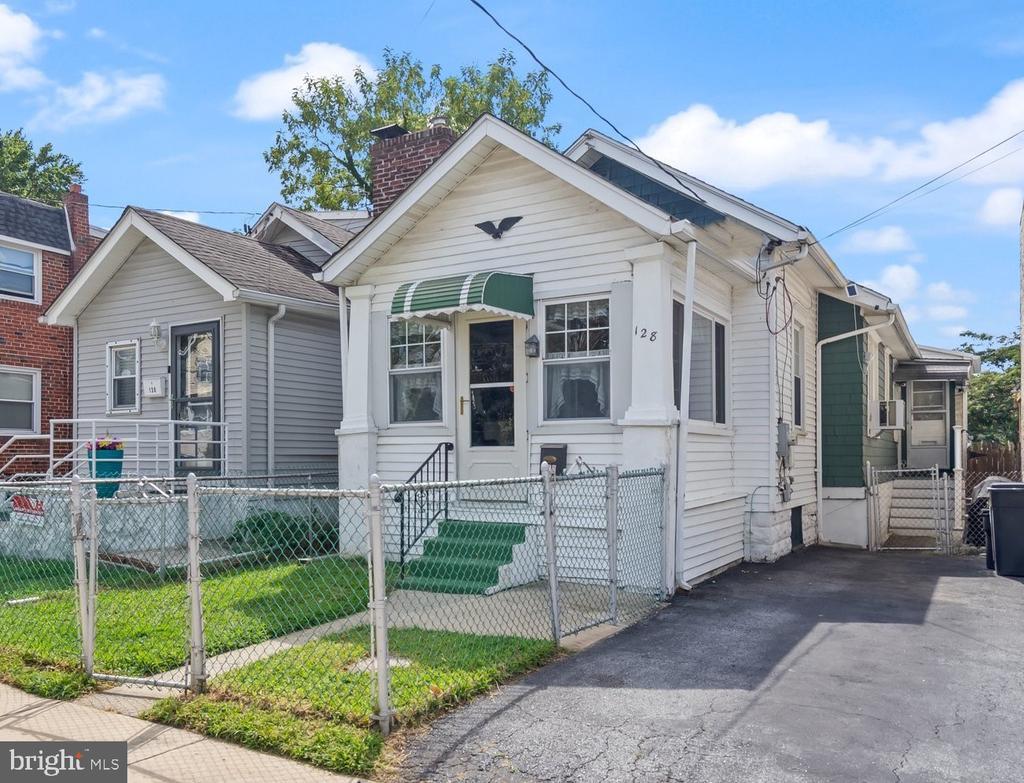 128 E Cooke Ave, GLENOLDEN