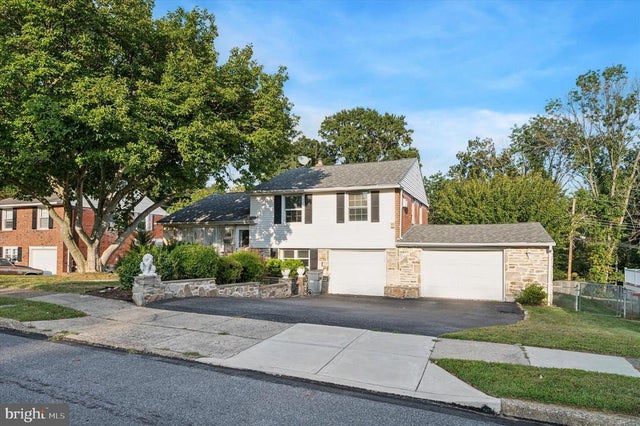 708 Cambridge Rd, Brookhaven