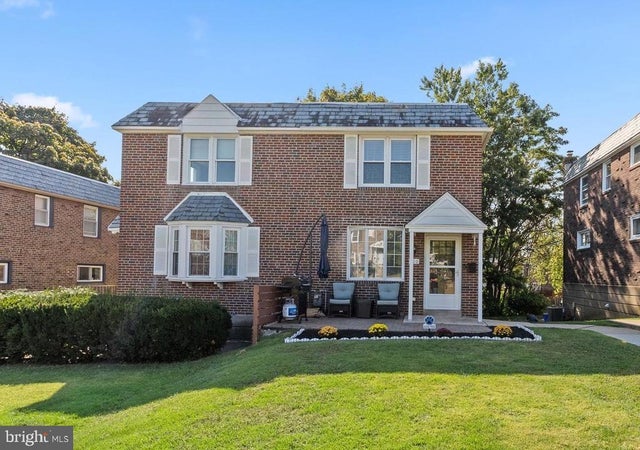 910 Fariston Dr, Drexel Hill