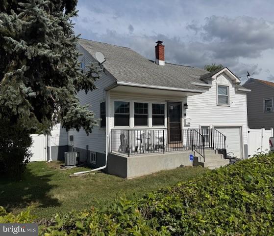 1355 Forrest St, Trainer