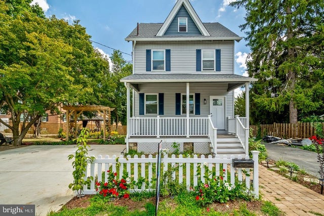 437 Manchester Ave, Media