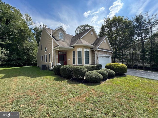 1045 West Ave, Springfield