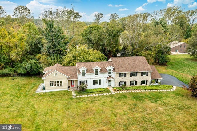 399 Sycamore Mills, Media