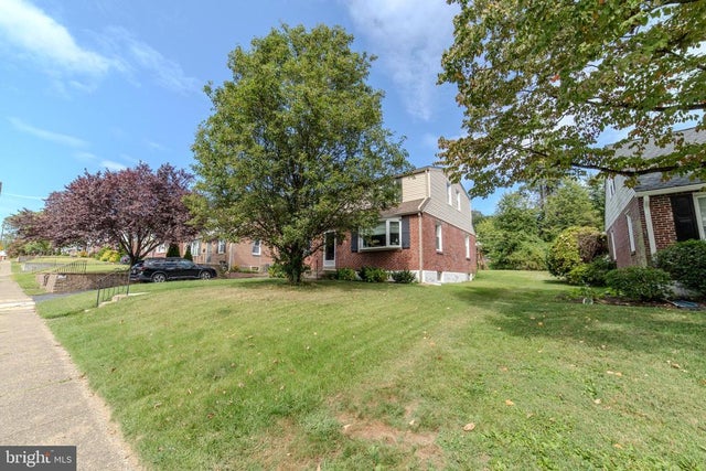 664 Washington Ave, Havertown