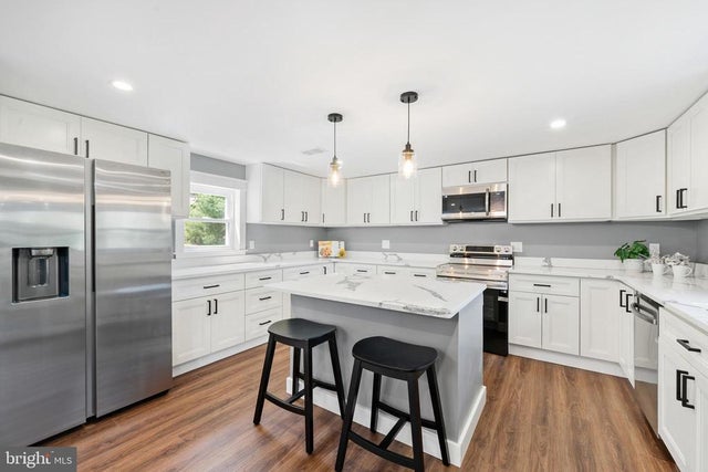 11 Helluva Hill Ln, Glen Mills