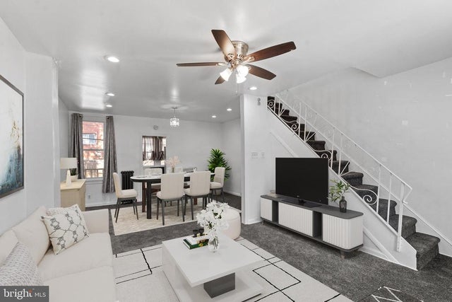 323 Berbro St, Darby