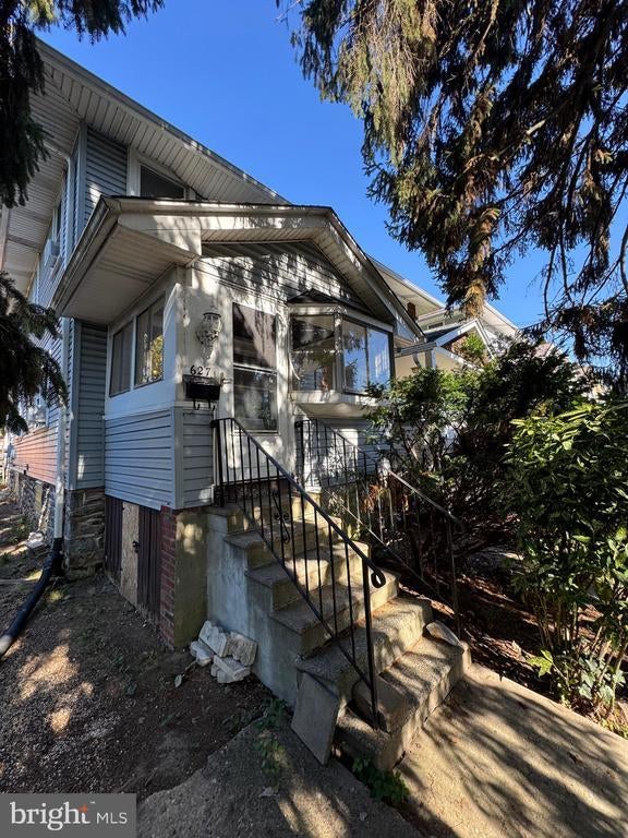 627 Seneca Ave, Norwood