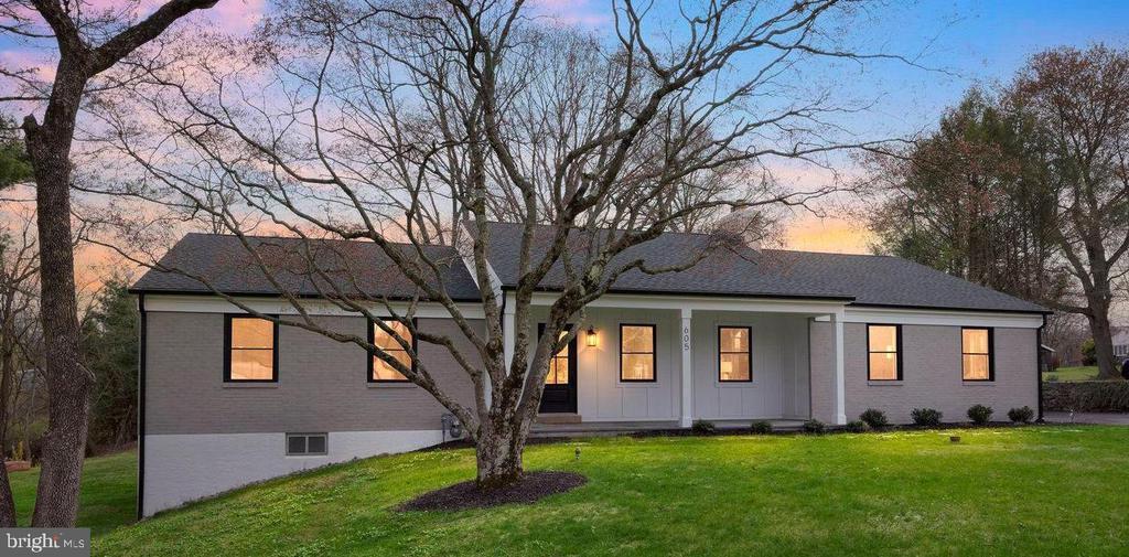 605 Bowers Ln, WALLINGFORD