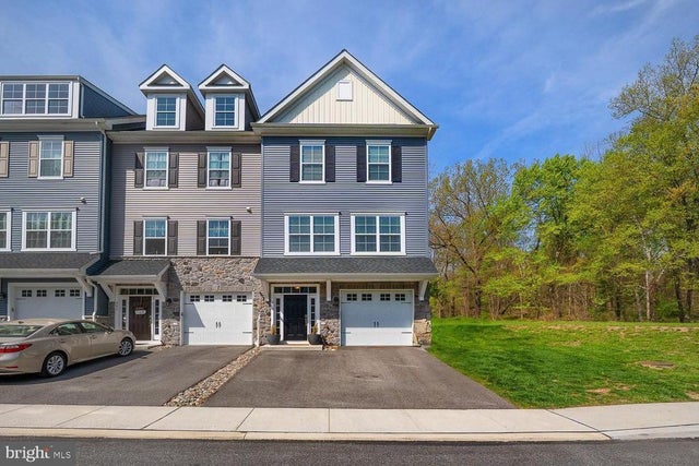 300 Rock Run Cir, Broomall