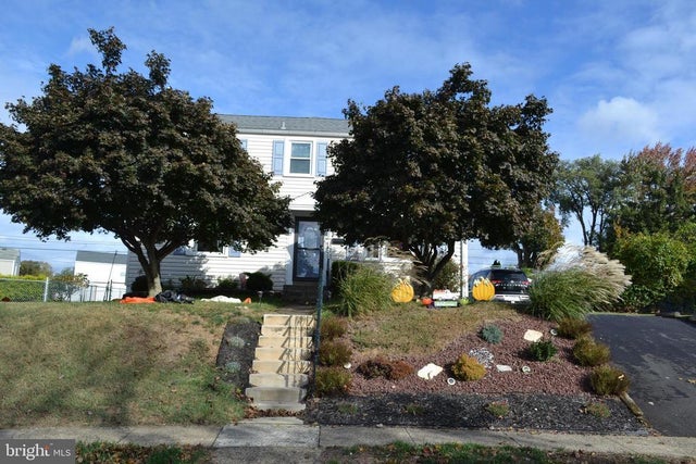 107 Edgar Ave, Aston