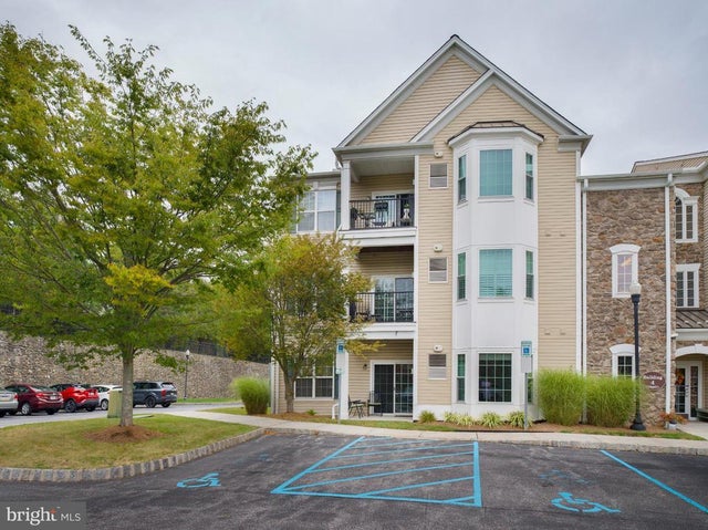 411 Creekside Dr, Brookhaven