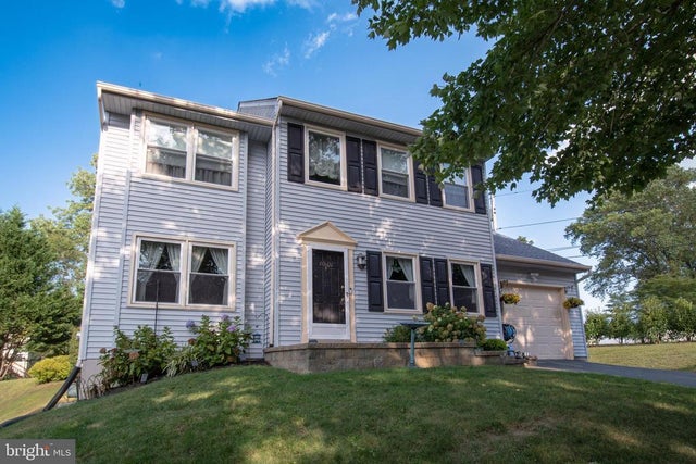 4001 Fox Mill Dr, Boothwyn