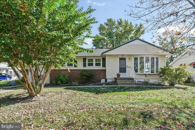 3754 Susan Ln, Brookhaven