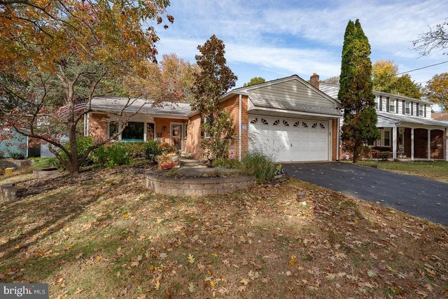 608 Old School House Dr, Springfield