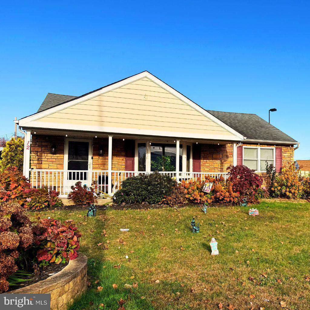 12 Trimble Blvd, BROOKHAVEN