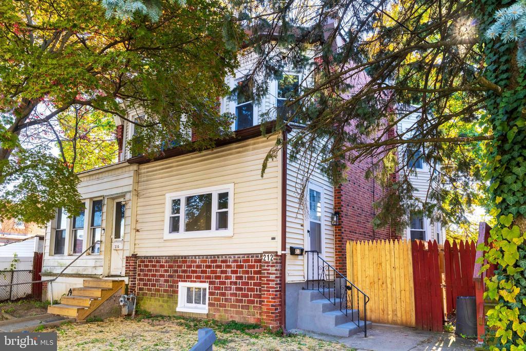 212 Pusey Ave, DARBY