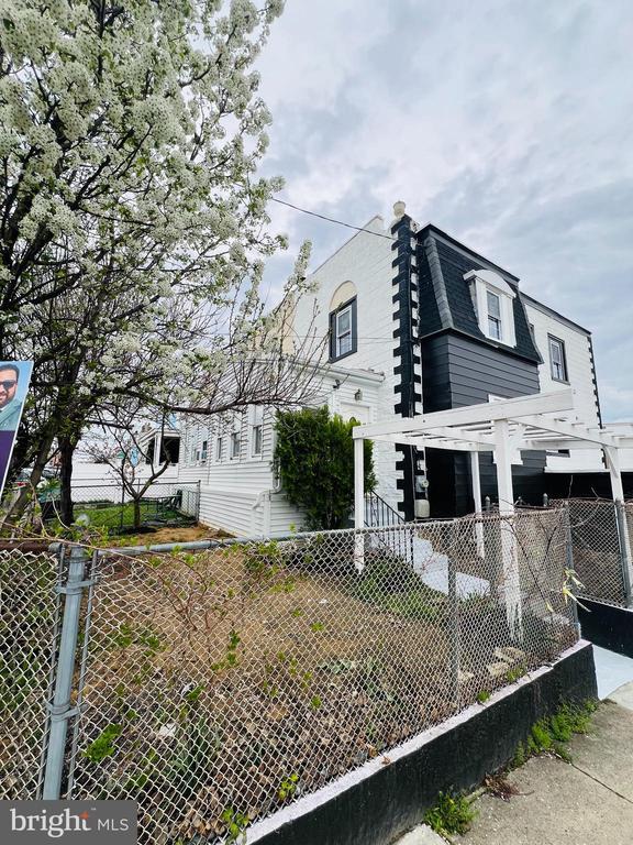 147 Wellington Rd, Upper Darby