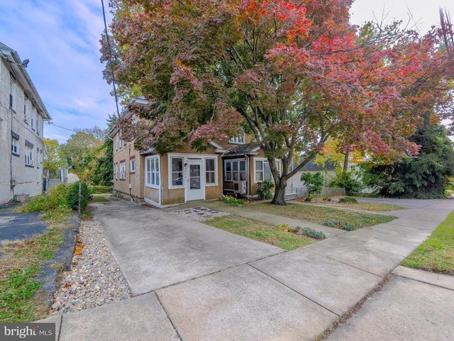 622 Seneca Ave, Norwood