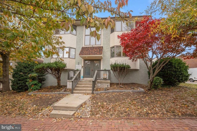 300 S Olive St #2b, Media