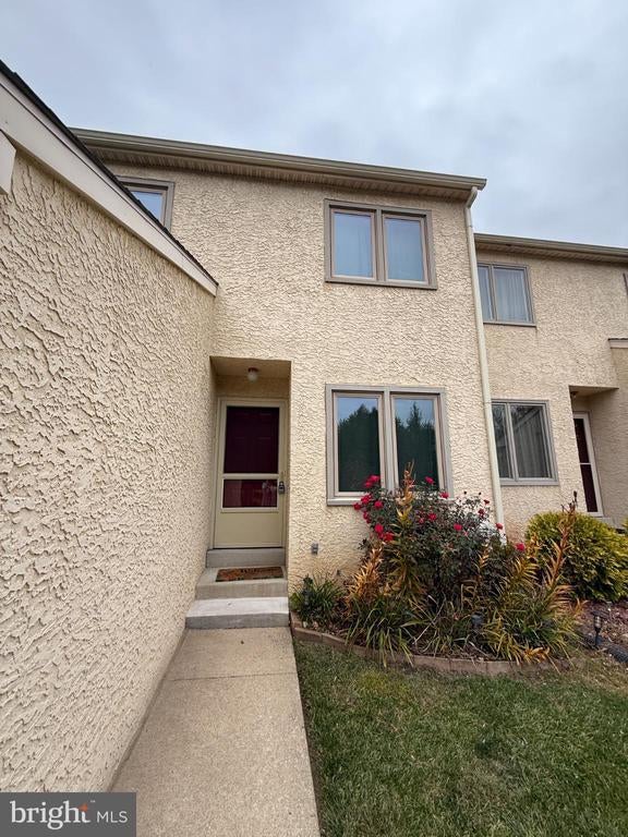 523 Summit Ct, MEDIA