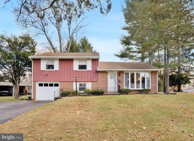 11 Linden Dr, Broomall