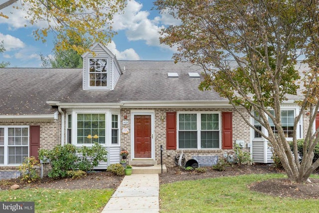 1433 Country Club Dr, Springfield