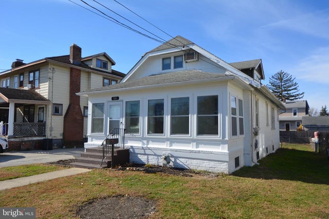 100 E Roland Rd, Brookhaven