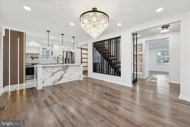 323 Derwyn Rd, Drexel Hill