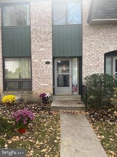 987 Putnam Blvd, Wallingford