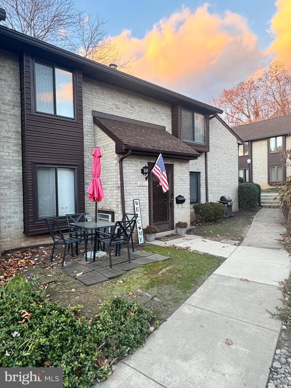 2201 Aspen Cir, Springfield