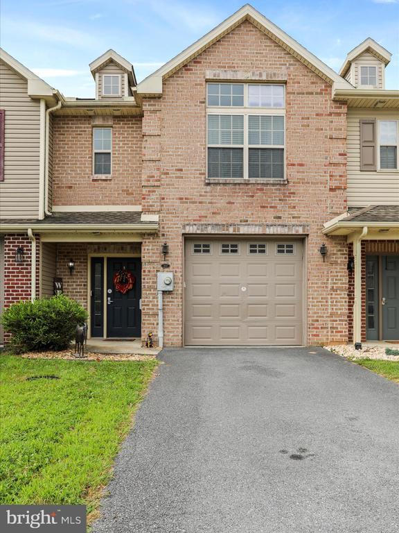 237 Meriweather Drive, Chambersburg