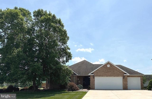 6396 Saucon Valley Drive, Fayetteville